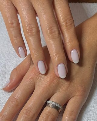 @raelondonnails milky manicure