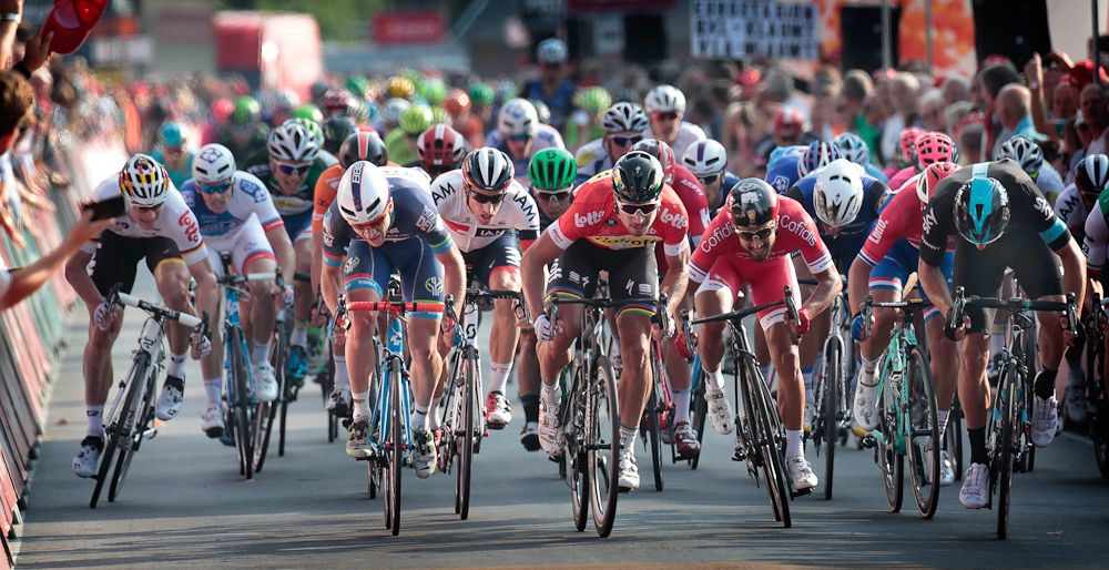 The leaders approach the line during stage 3 at the Eneco Tour