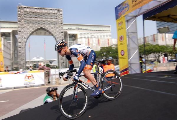 Craig Lewis (Champion System)