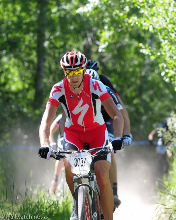 Todd Wells (Specialized) was the only rider avoiding the dust