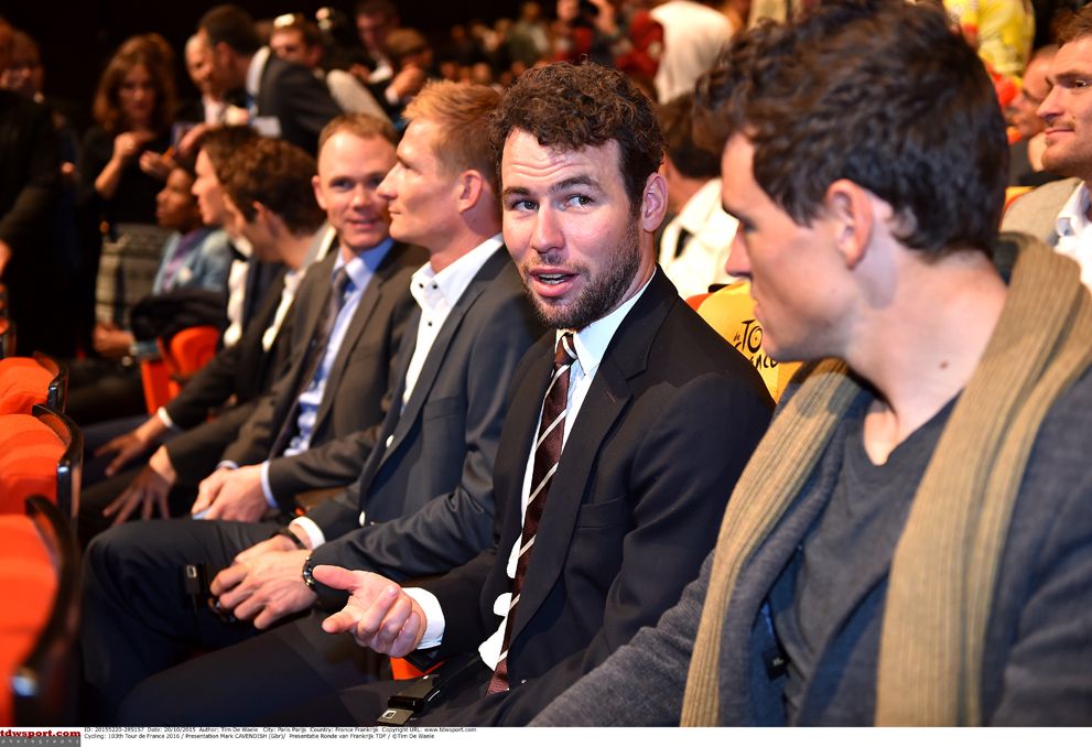 Mark Cavendish exchanges a word with Greg Van Avermaet