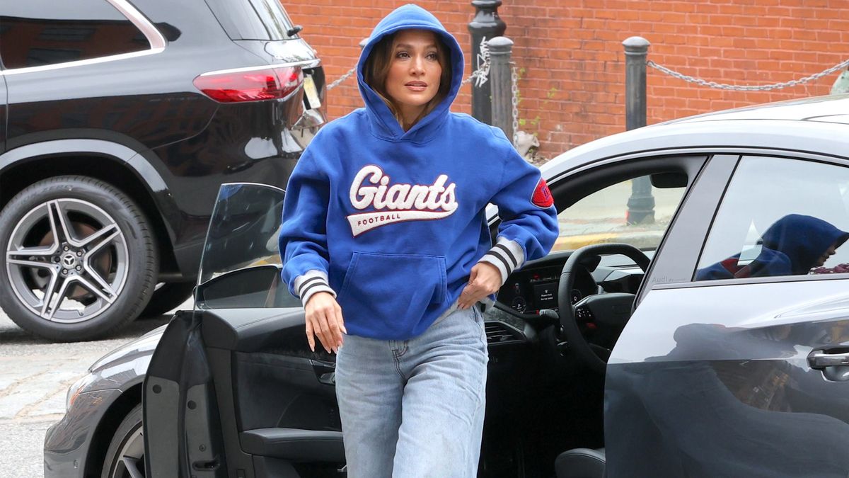 Stop the Search—We've Discovered the Cool Denim Trend Every Fashion Person Will Be Wearing Throughout 2025