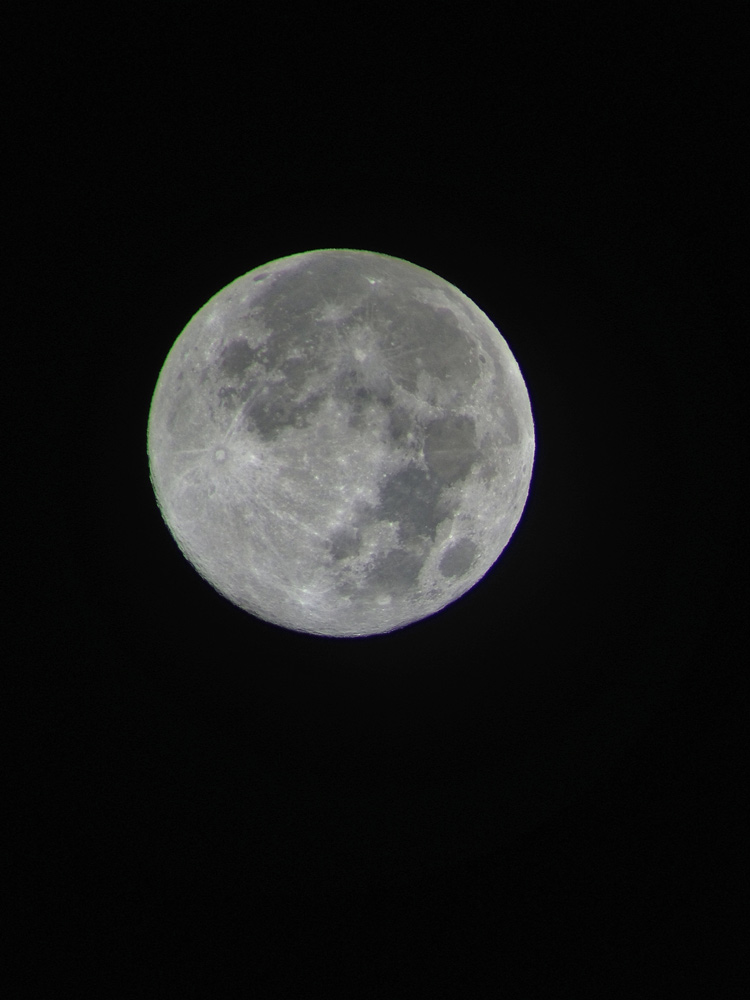 August 2012 Full Moon Seen in Hawaii