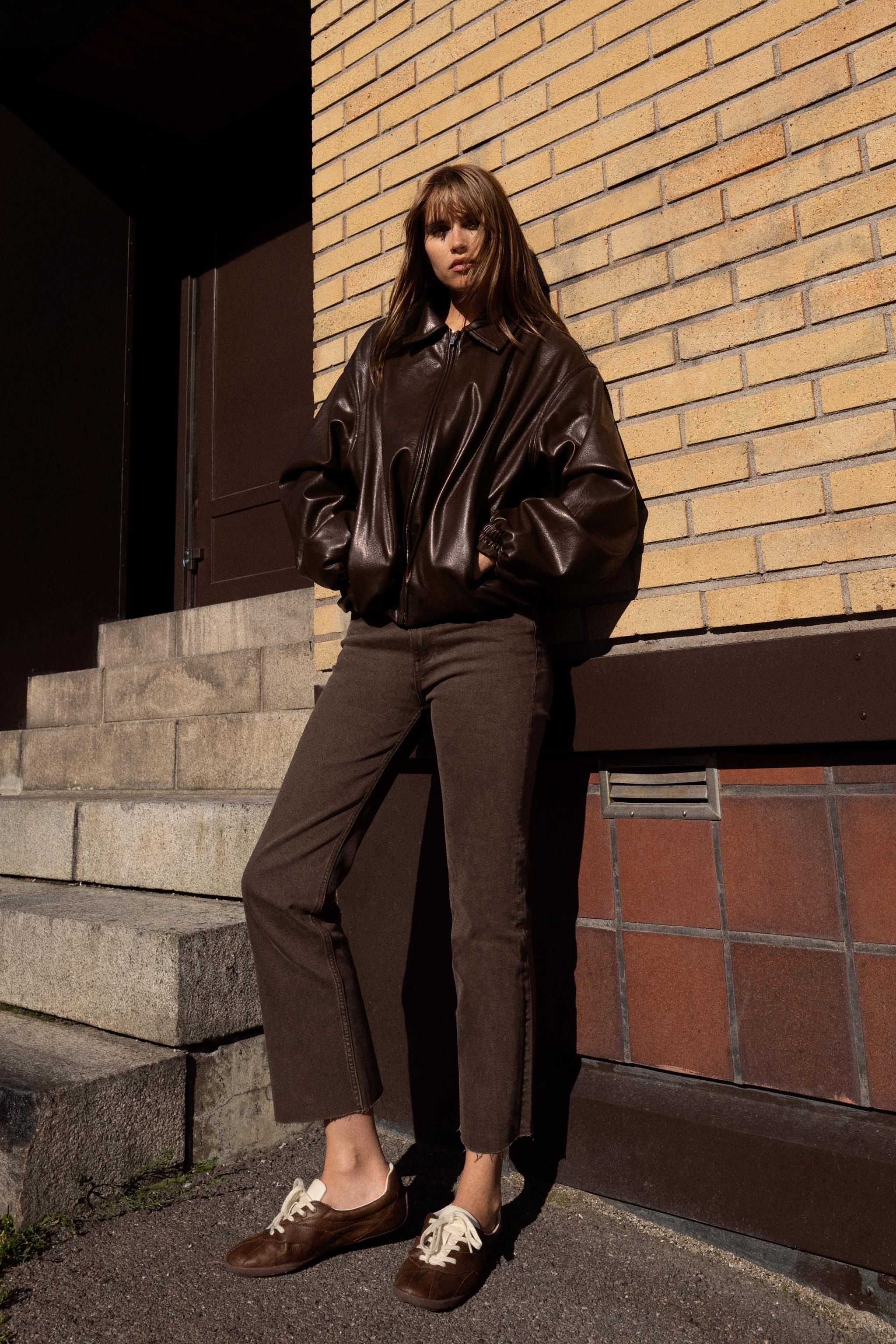 Trf High-Waist Cropped Flare Jeans