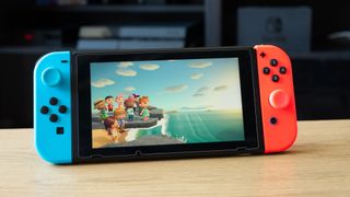 Bästa spelkonsol: En Nintendo Switch står på ett bord och kör Animal Crossing New Horizons