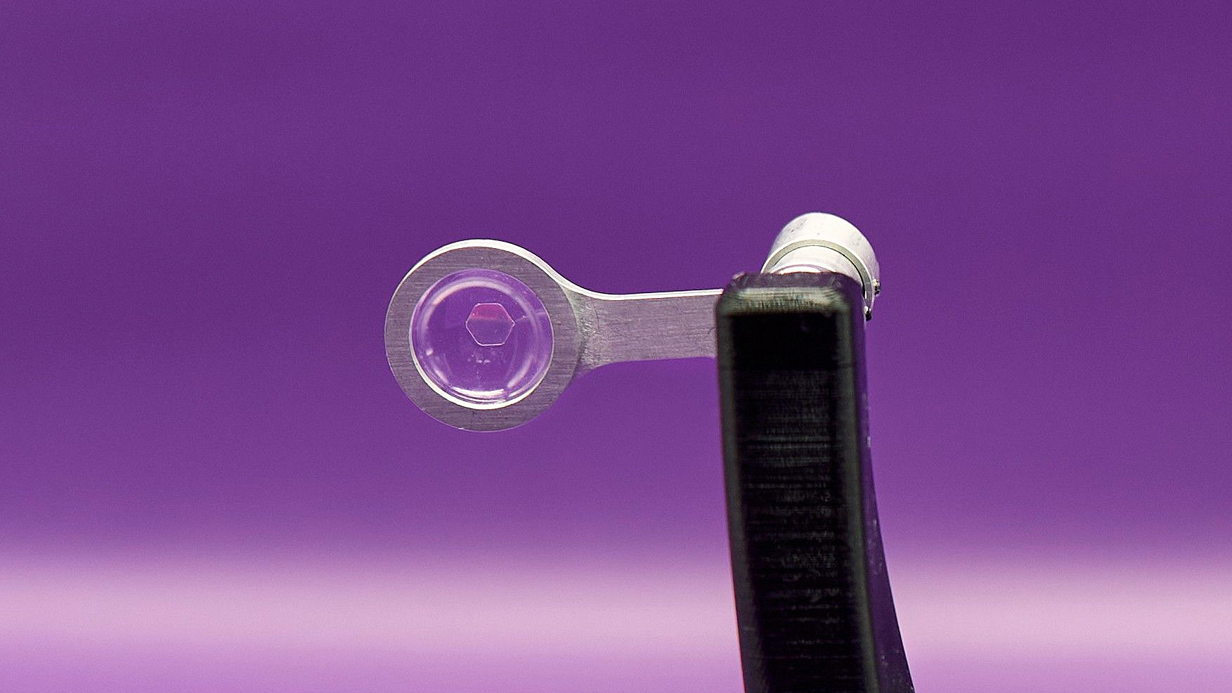 Prototypes of the Xpanceo smart contact lenses