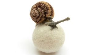 Snail bug ball