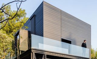 Aluminium prefab house design by architect Miguel Ángel Aragonés