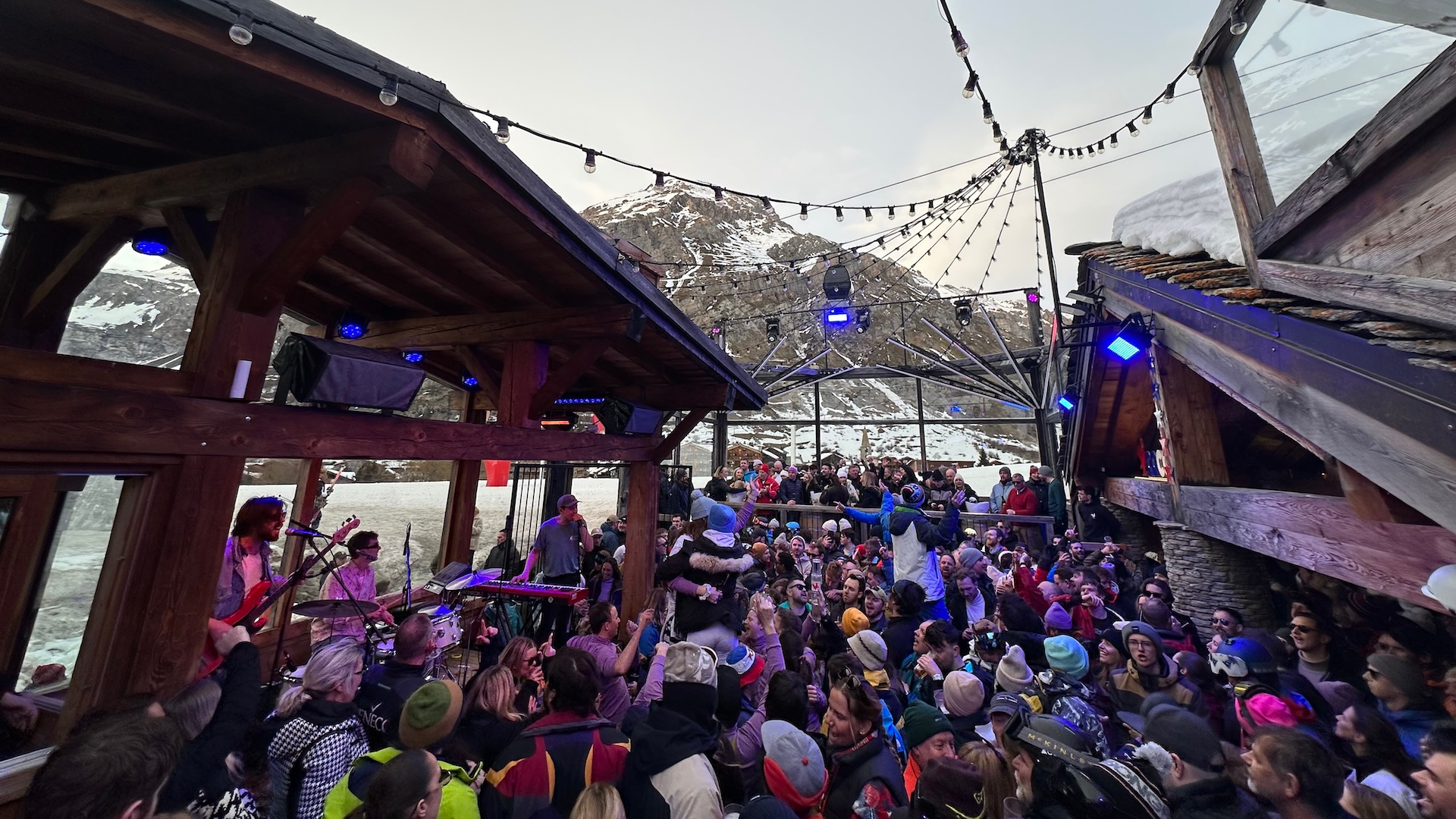 Cocorico Me&amp;#769;ribel Apre&amp;#768;s-Ski