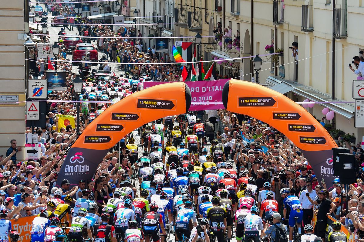 The start of stage 19 of the Giro d'Italia