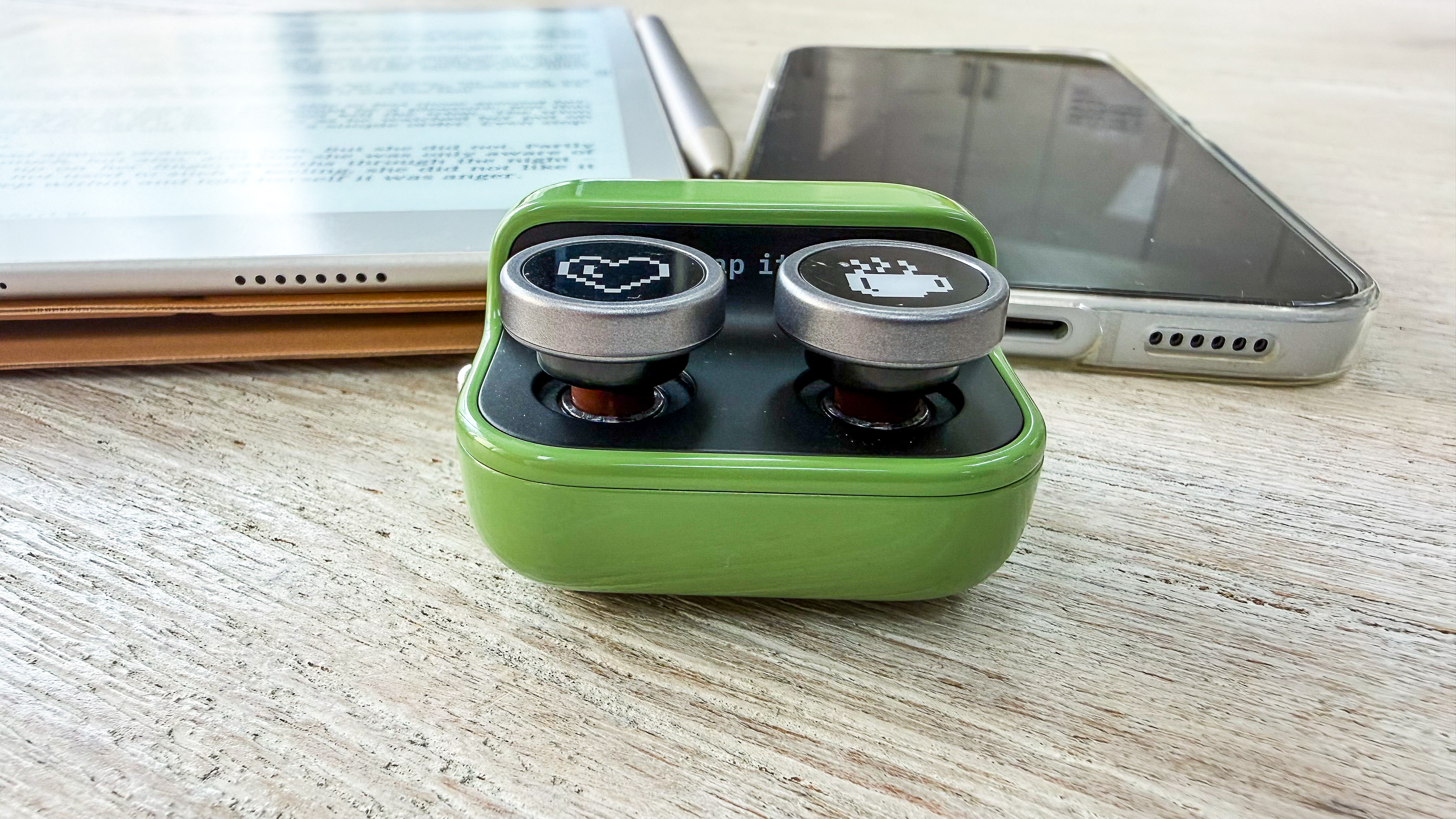 Boox Tappy ereader page turner with two round buttons