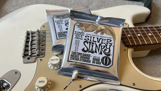 Ernie Ball John Mayer Silver Slinky string set