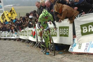 Peter Sagan (Cannondale Pro Cycling) tries to chase Cancellara