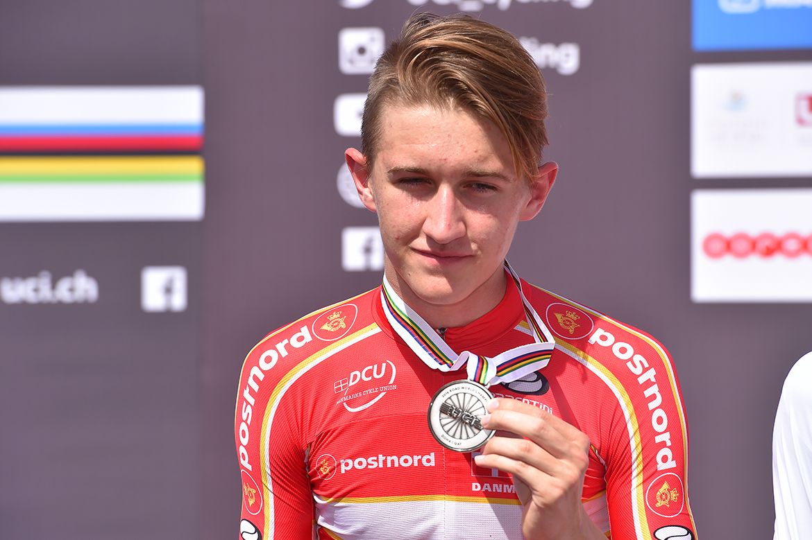 Mikkel Bjerg with his silver medal