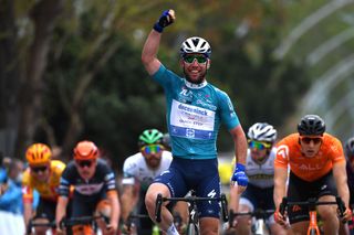 Stage 4 - Tour of Turkey: Mark Cavendish wins stage 4 after huge crash in sprint finish