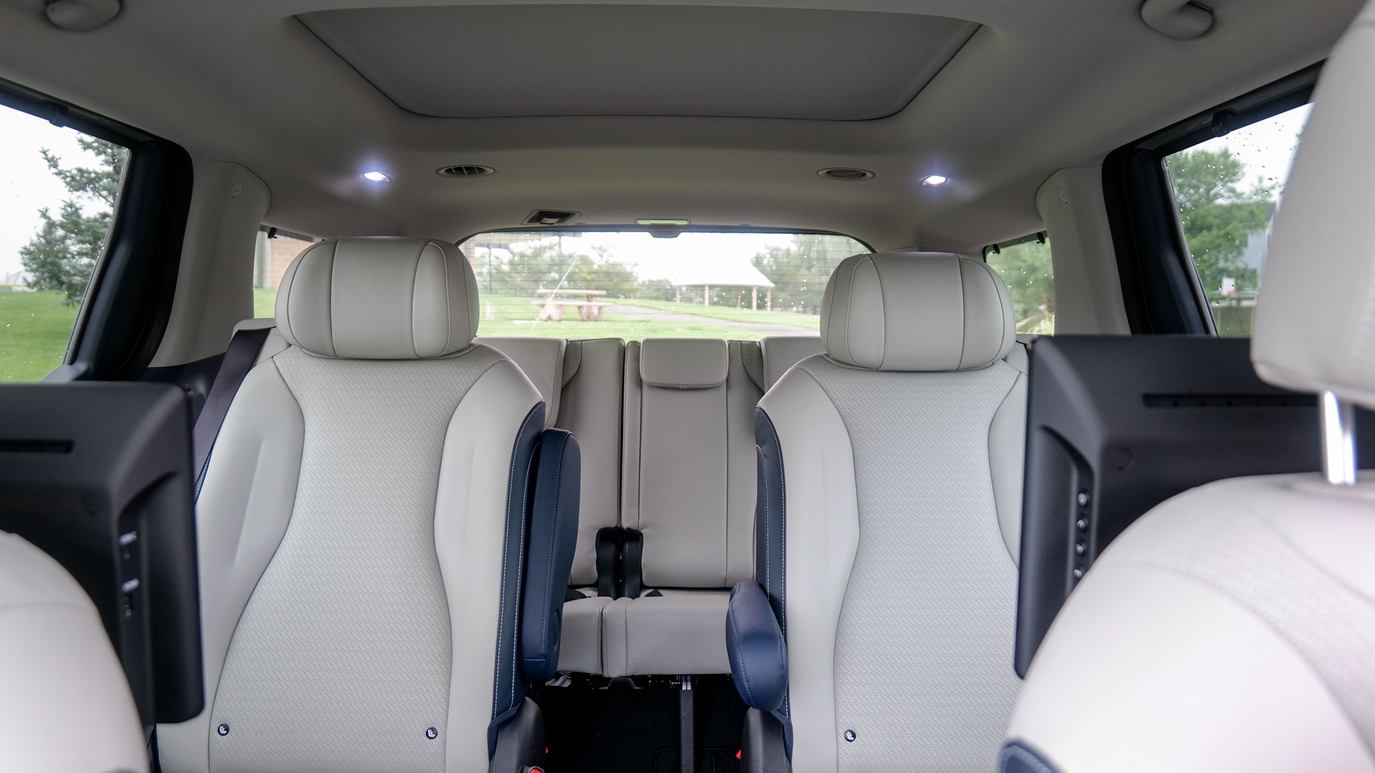 2025 Kia Carnival Hybrid SX Prestige test drive.