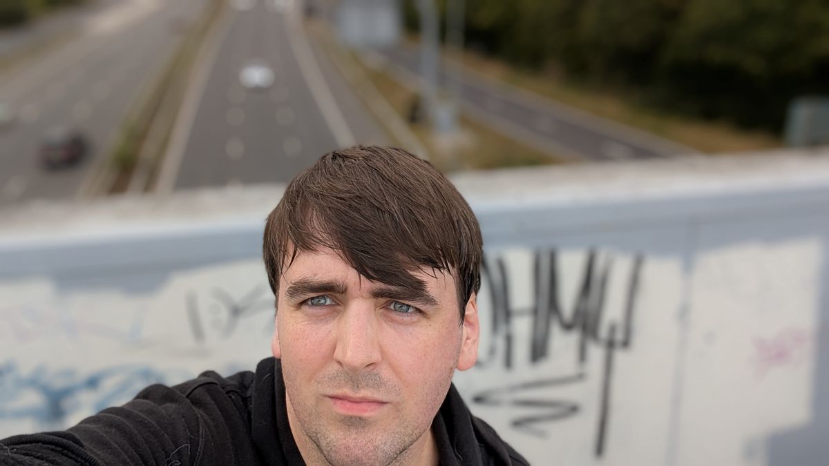 200 photos pixel 9 vs pixel 8a - portrait shots on pixel 9