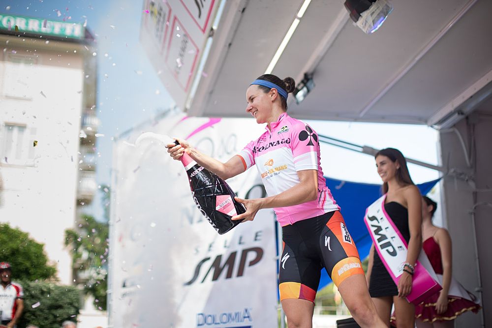 Megan Guarnier (Boels-Dolmans) in the maglia rosa