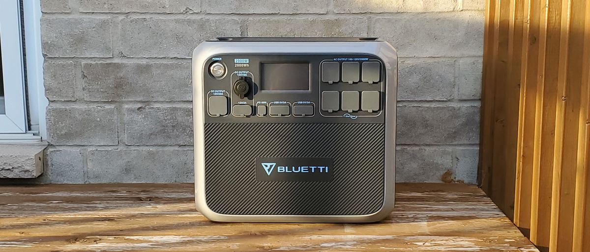 Bluetti AC200P Hero