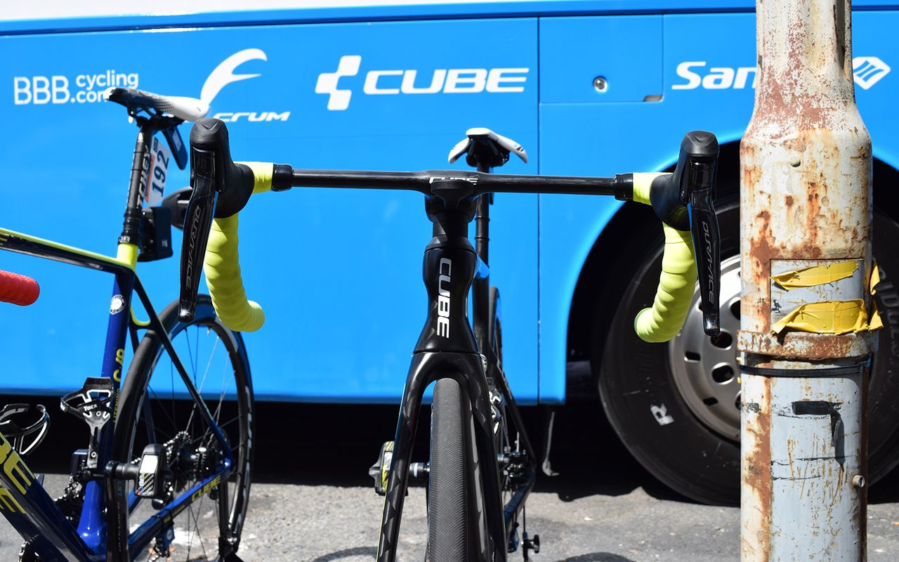 The head tube on Martin's bike features a prominent hour glass shape