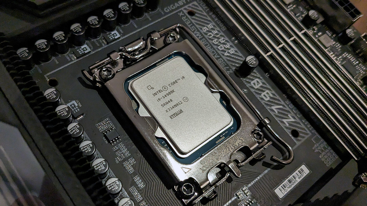 Gigabyte Z790 Aorus Master X with a Core i9 14900K CPU installed