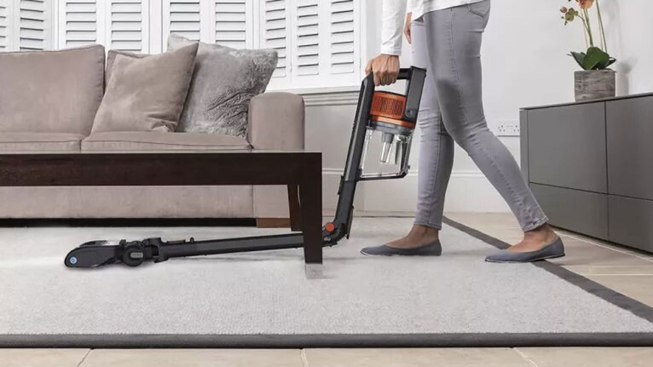 shark cordless stick vacuum cleaner