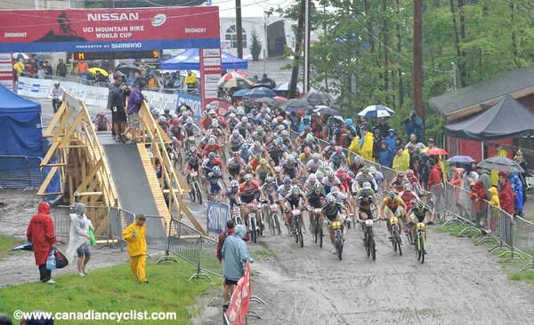 The men's race began under adverse conditions