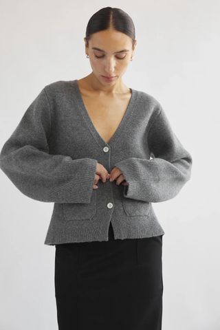 almina concept, V-Neck Cardigan