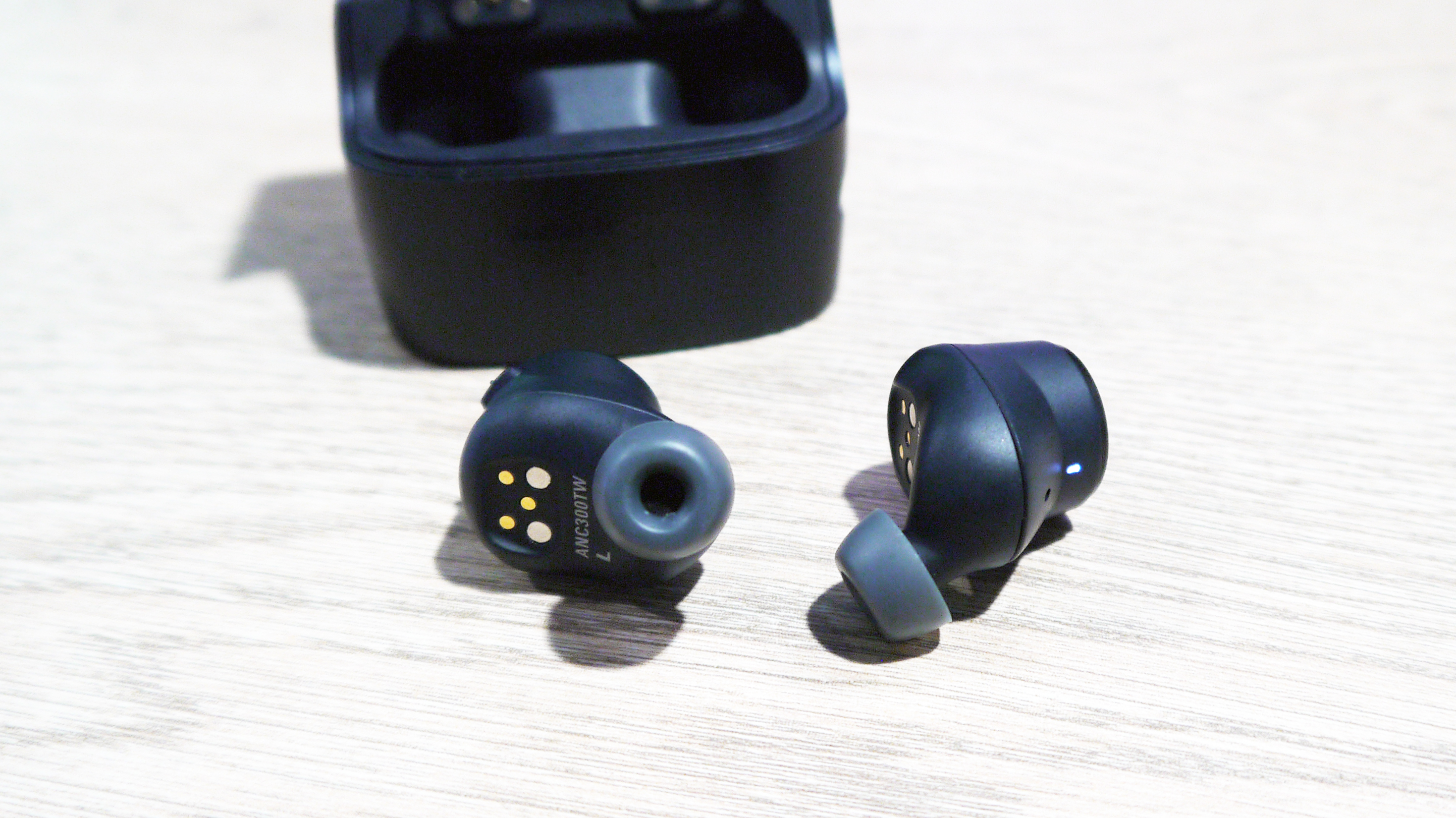 true wireless earbuds