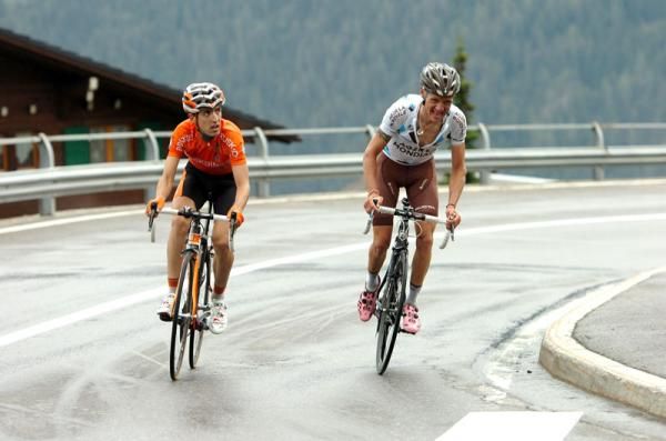 Mikel Nieve (Euskaltel - Euskadi) and John Gadret (AG2R)