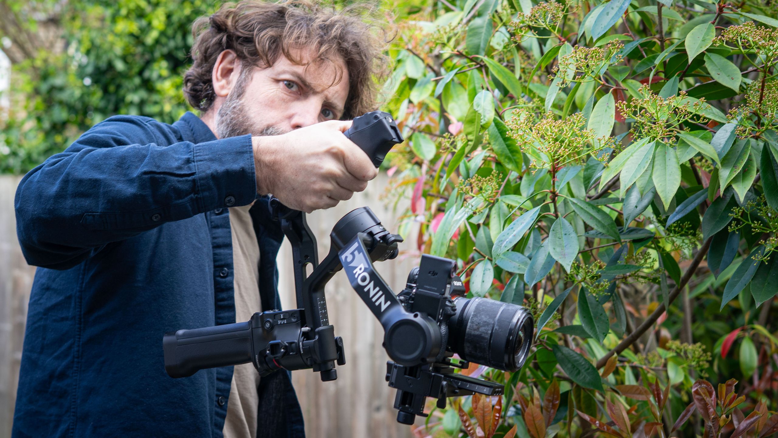 DJI RS 5 Gimbal Enhances Filmmaking with AI Tracking