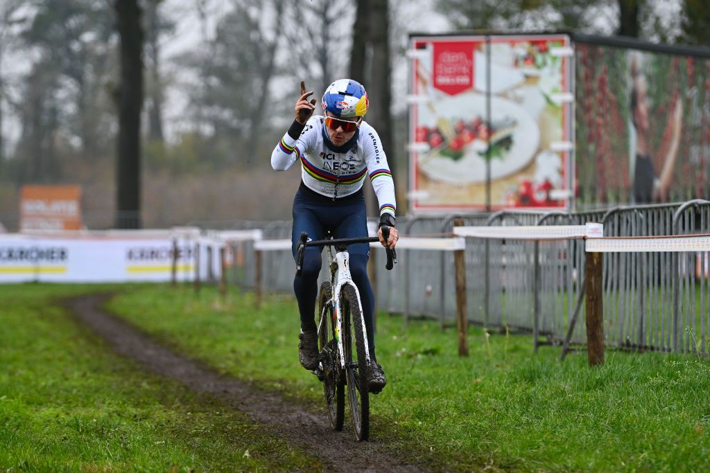 RIJKEVORSEL BELGIUM NOVEMBER 19 Thomas Pidcock of United Kingdom and Team INEOS Grenadiers warms up before during the 36th Superprestige Merksplas 2022 Mens Elite Superprestige2023 CXWorldCup CycloCross on November 19 2022 in Rijkevorsel Belgium Photo by Luc ClaessenGetty Images