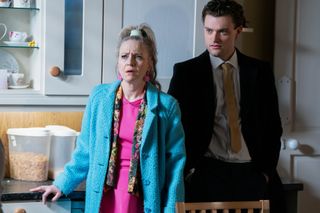 Linda Carter reaches a huge decision in EastEnders