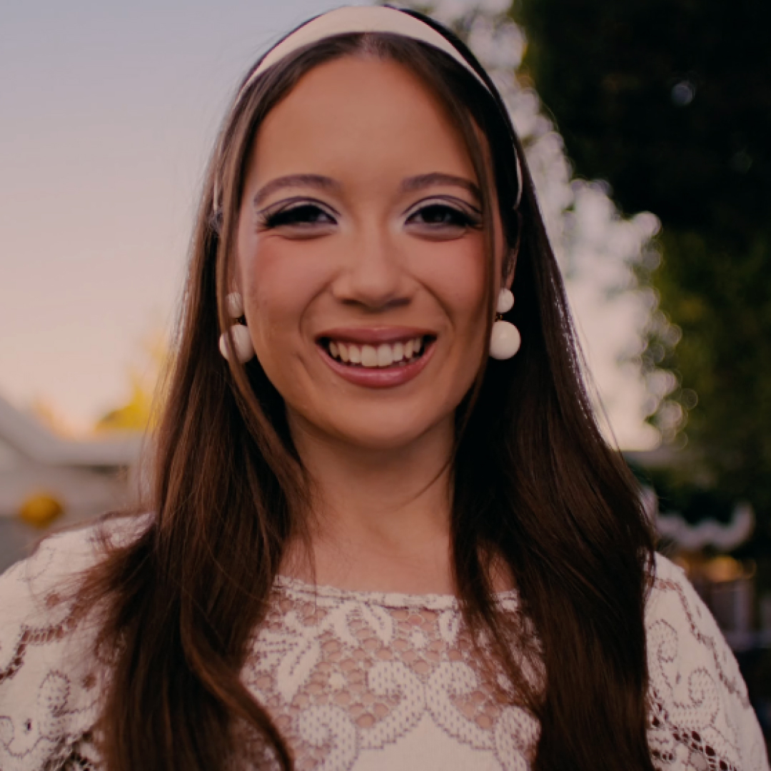 Laufey dropped her "Madwoman" music video, starring Lola Tung, Alysa Liu, and Hudson Williams in '60s-inspired mod outfits