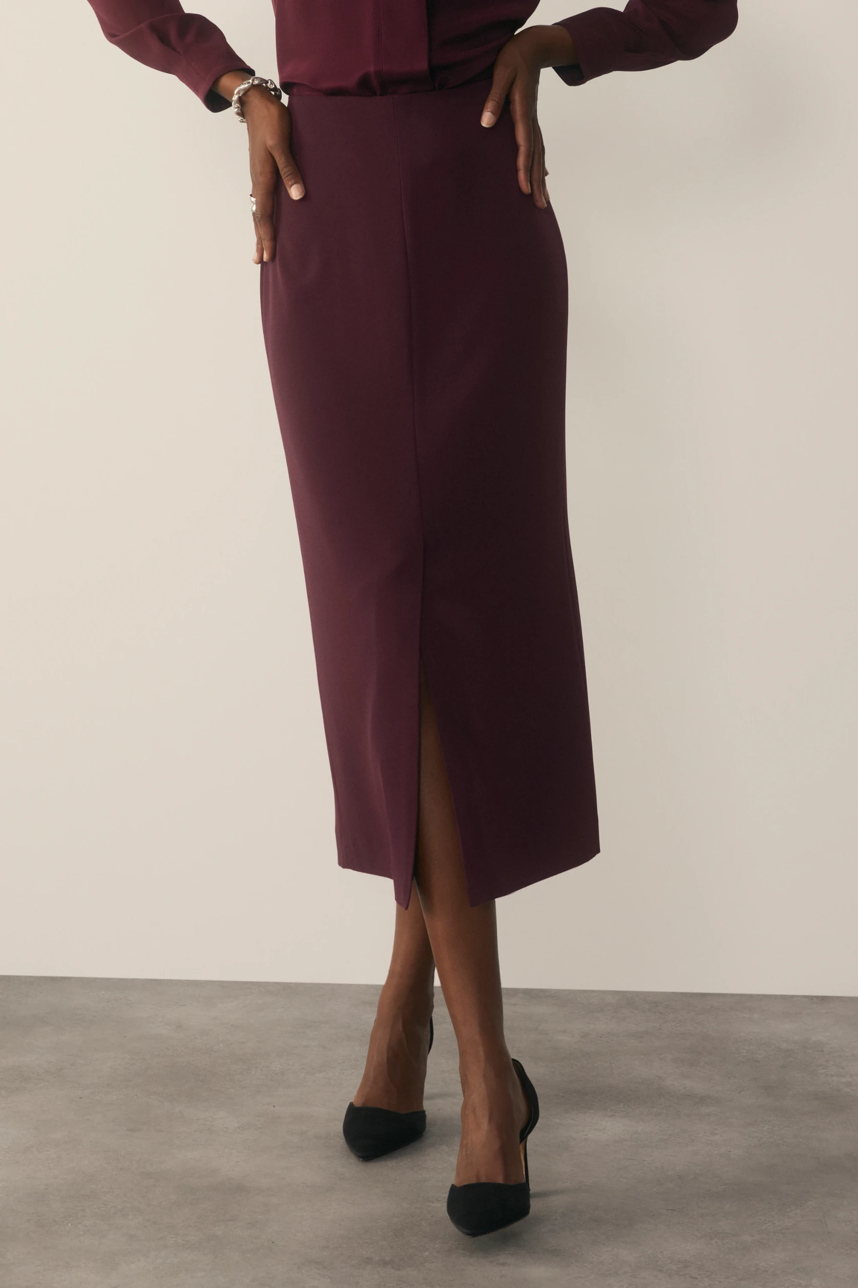 Clever Crepe Oliena Skirt Deep Plum