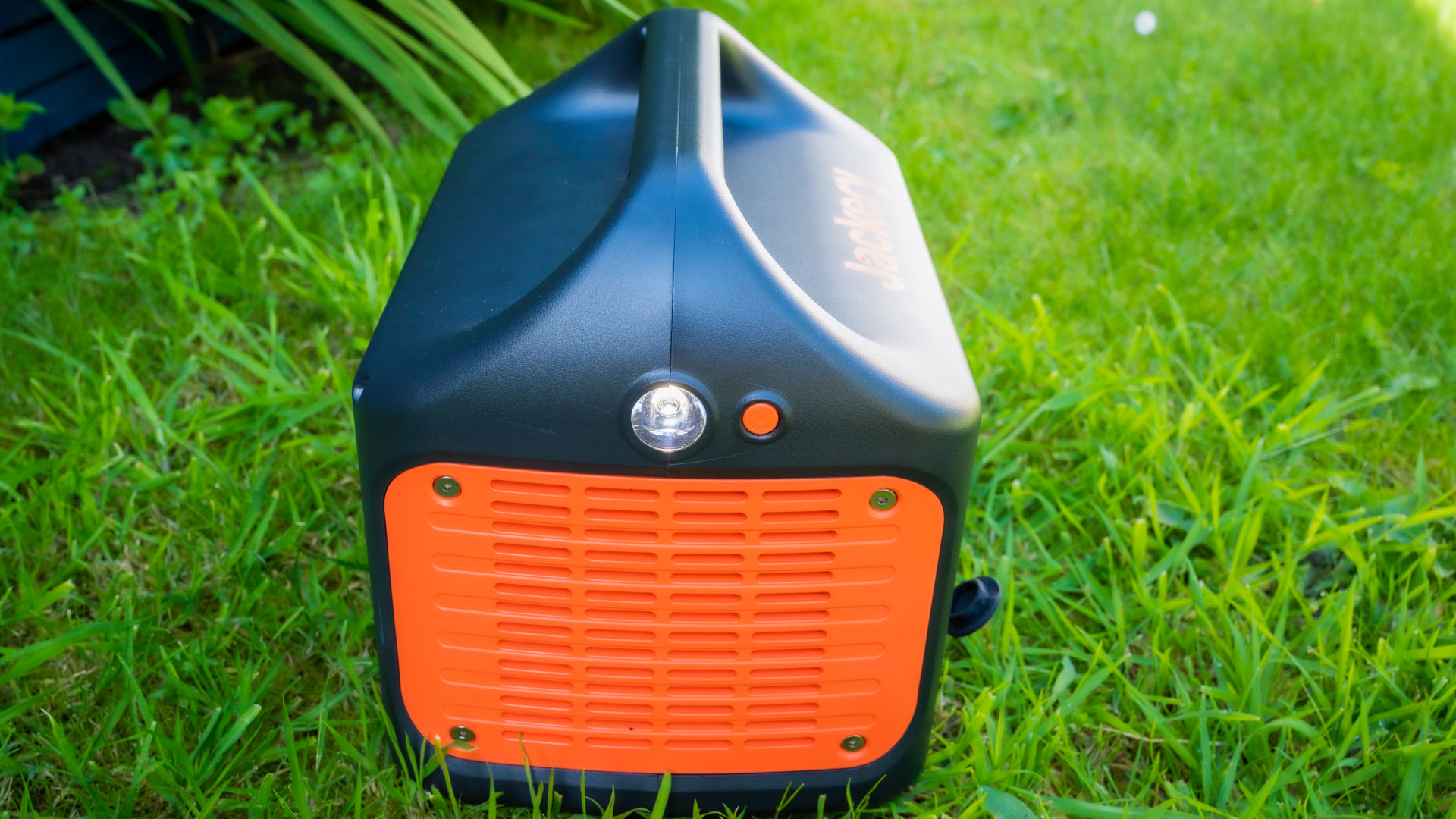 Jackery Solar Generator 1000 review | Digital Camera World