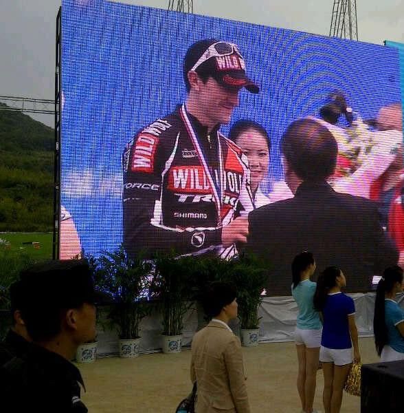 Carlos Coloma (Wildwolf-Trek) on the big screen and on the podium in China
