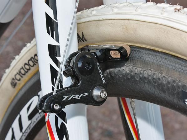 TRP's ultralight EuroX Carbon brakes and Zipp carbon-specific pads supply the stopping power.