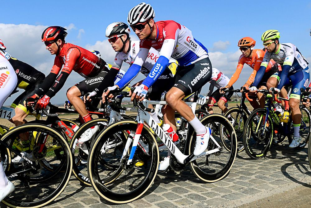 Mathieu van der Poel in the Nokere Koerse peloton