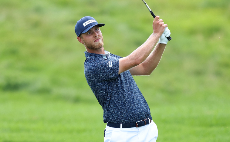 Jesper Svensson holds his finish on a wedge shot