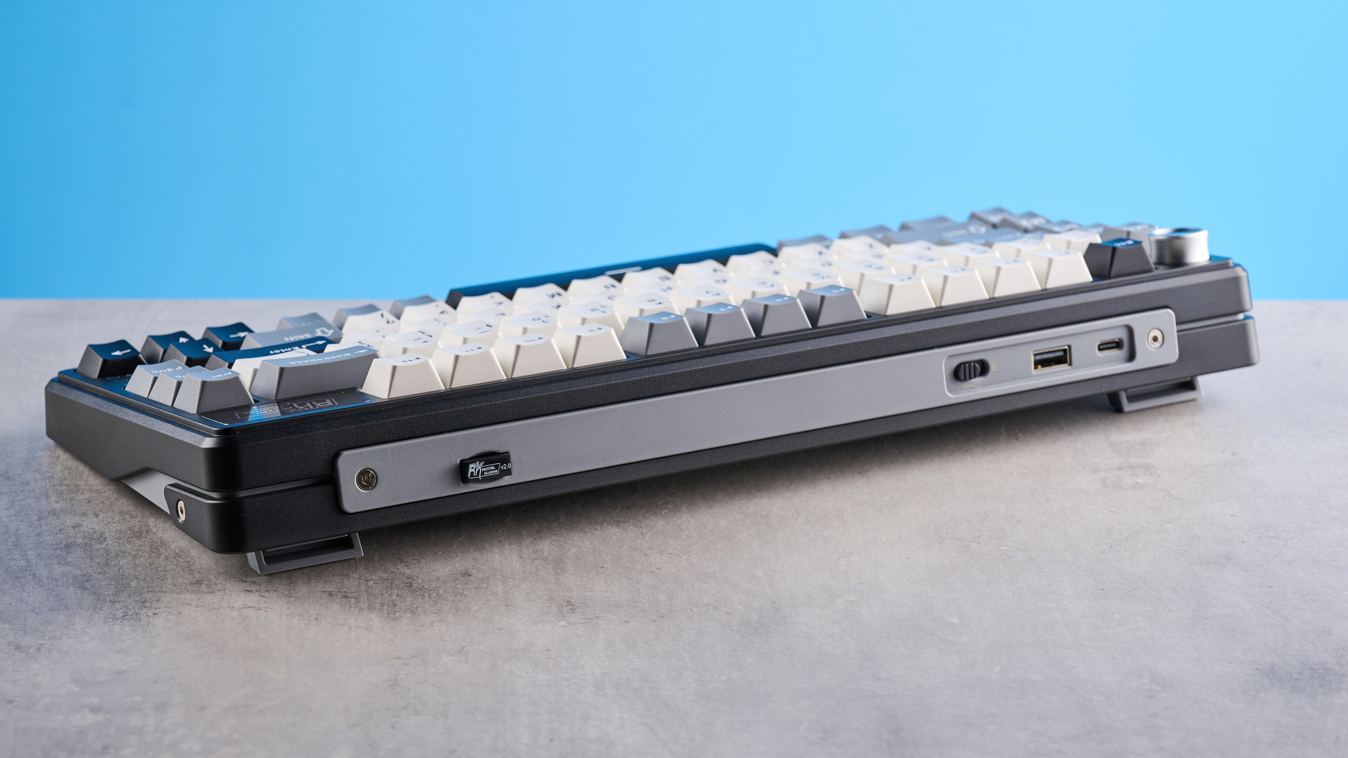 Royal Kludge L75 mechanical keyboard in black