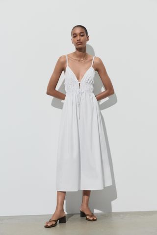 DLdNaRRf8jjudT6qMobPoa-320-80 أفضل 8 مشتريات صيف Zara ، وفقًا لمحرر