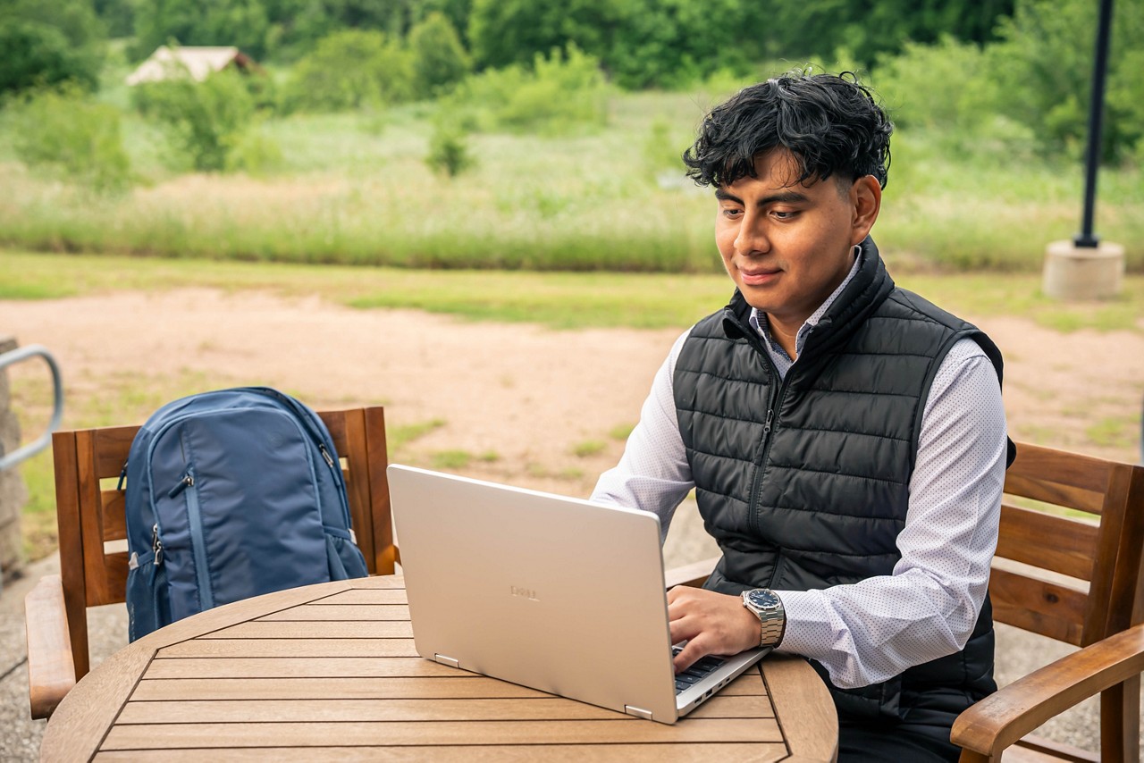 Dell advertorial images