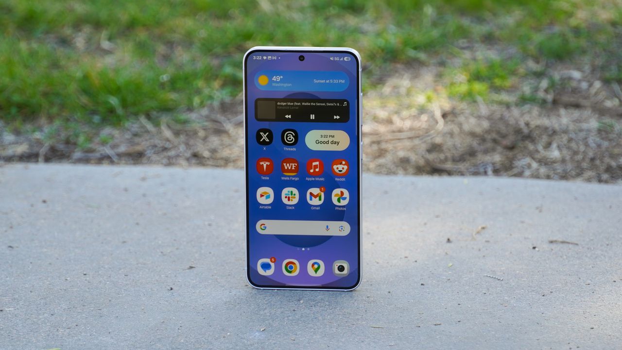 Samsung might finally make swipe navigation the default setup option on new phones
