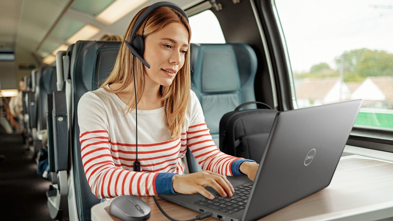 Image of the 2024 Dell Headset lineup.