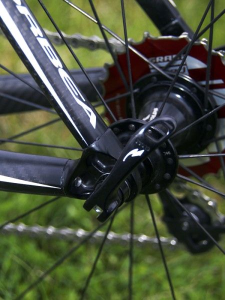 New one-piece aluminium dropouts are lighter and stiffer than the old two-piece units