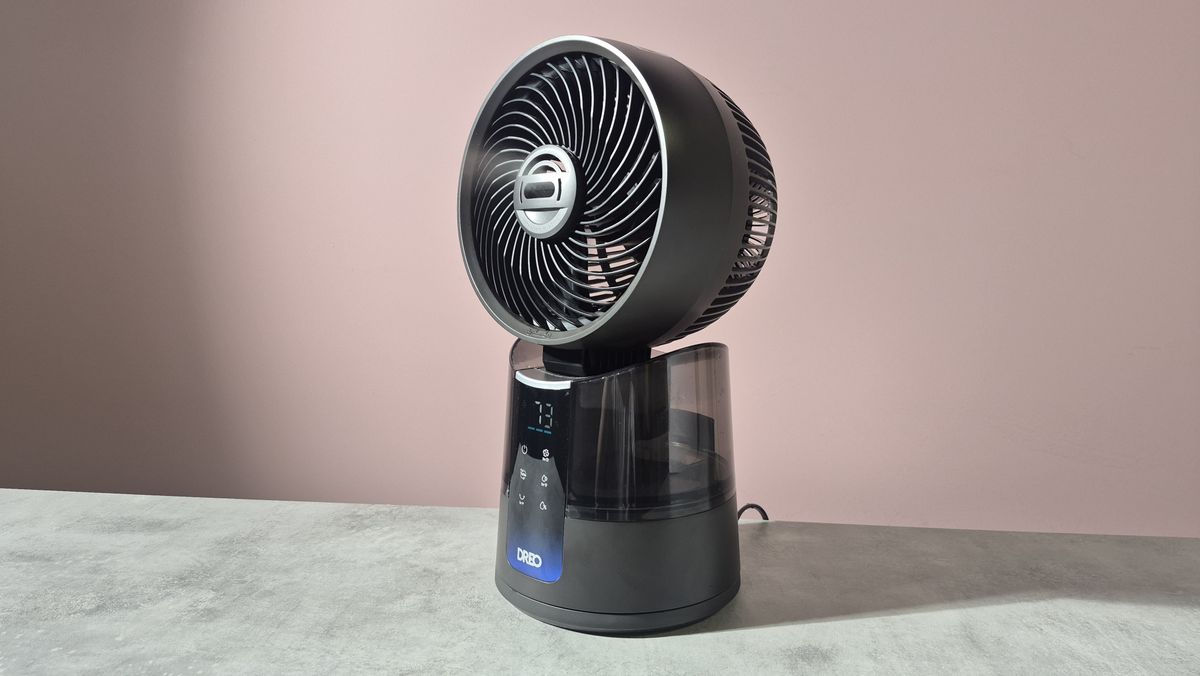 Dreo Smart Misting Fan 516S with misting active