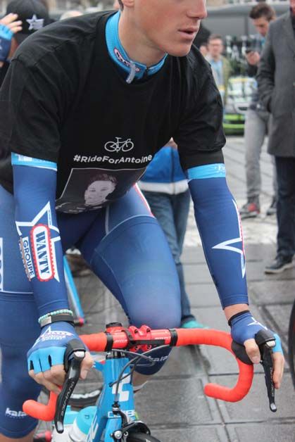 All of the Wanty-Groupe Gobert riders wore a t-shirt with the hashtag #RideforAntoine