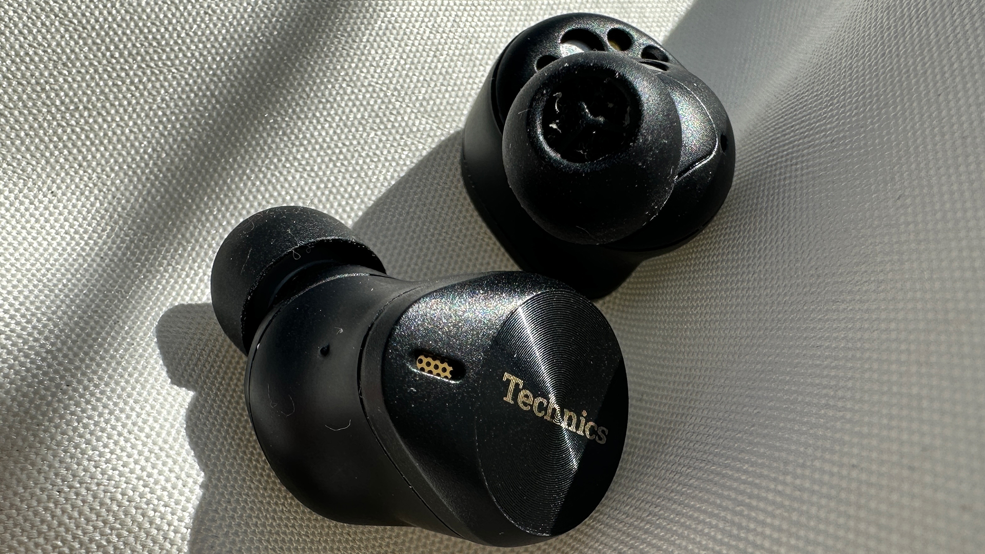 Technics EAH-AZ80 Earbuds Review: Comfy, Feature-Packed