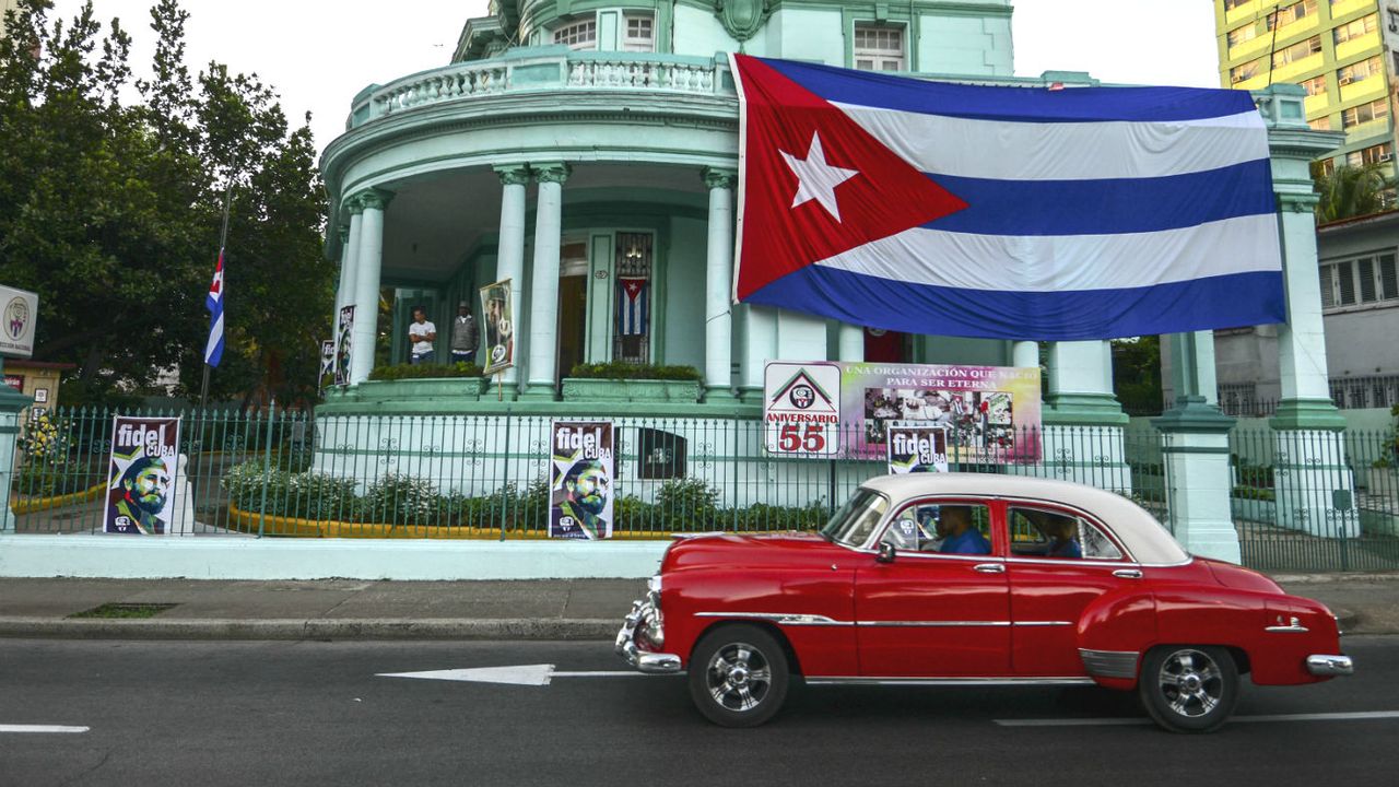 Cuba&amp;#039;s signature 1950s US-made cars could soon be replaced by Russian Ladas